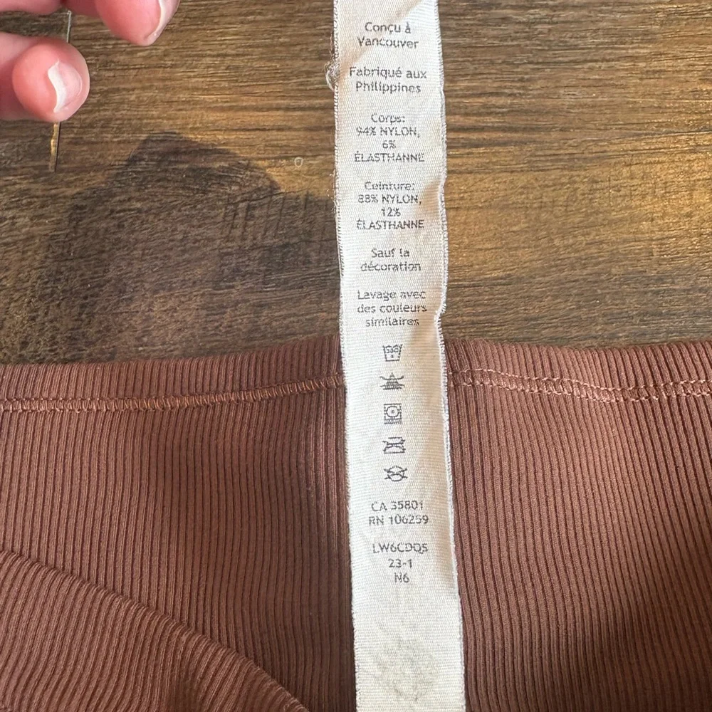 Lululemon Beyond The Studio Crop Pants Women’s Size 6 Brown Athleisure Travel - Picture 3 of 7